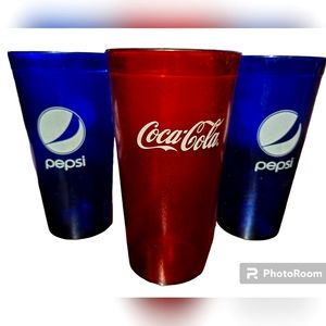 3 Pizza Hut plastic cups